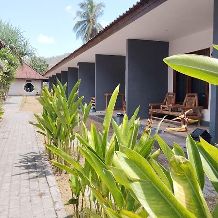 Surfers Beachfront Lombok Hotel Kuta  Екстериор снимка