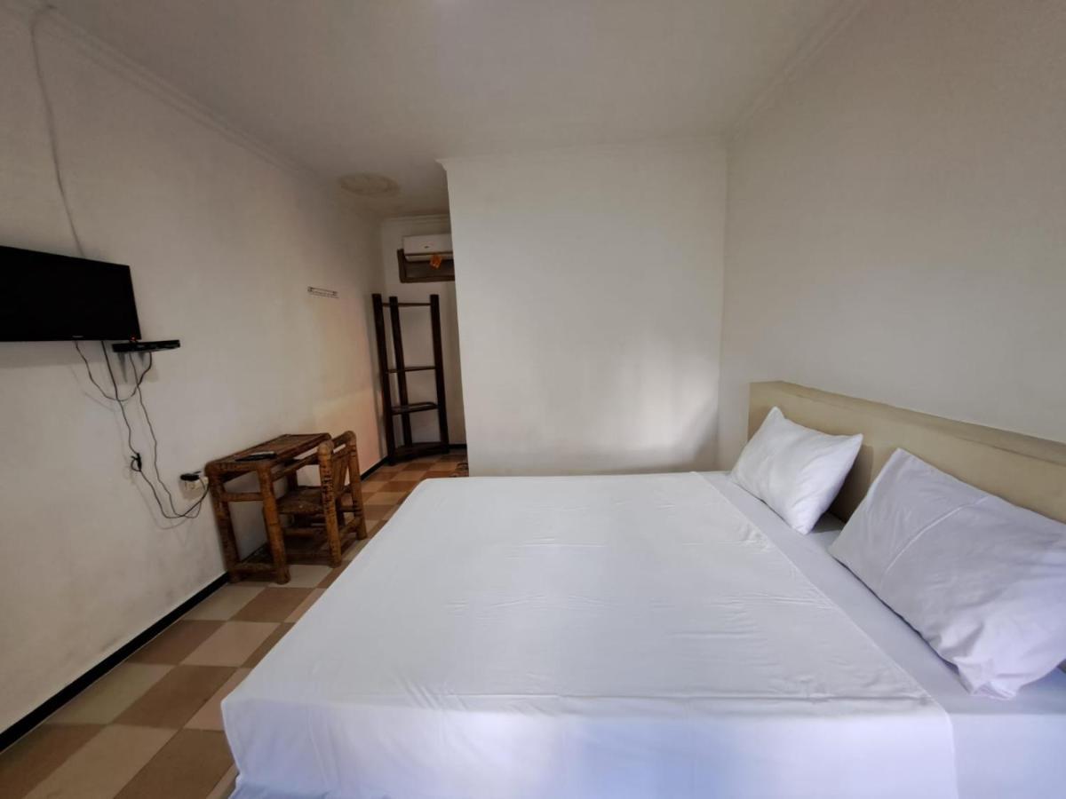 Surfers Beachfront Lombok Hotel Kuta  Екстериор снимка