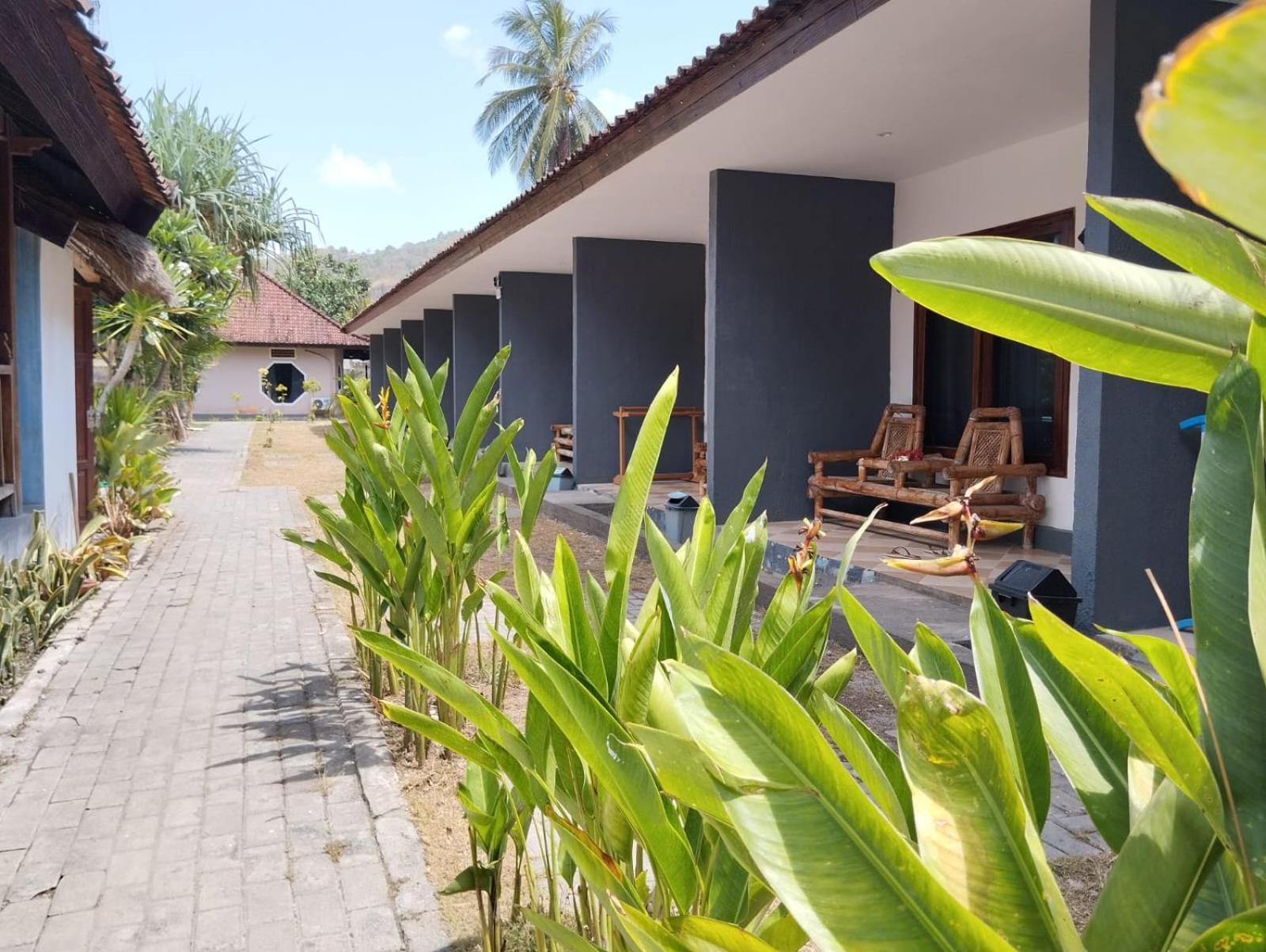 Surfers Beachfront Lombok Hotel Kuta  Екстериор снимка